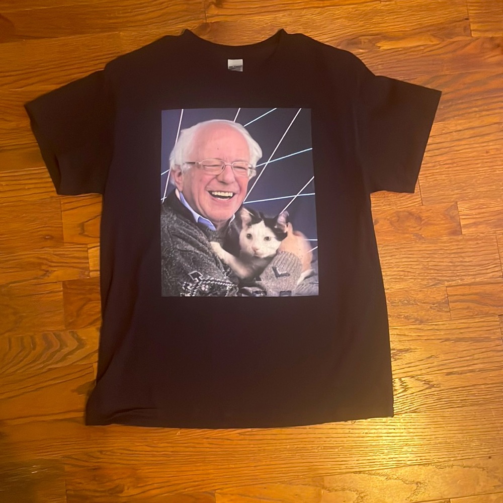 Bernie Sanders cat tee